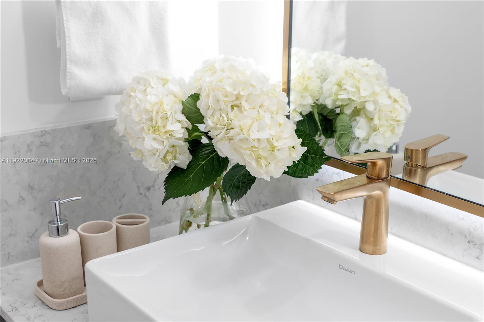 159 NE 6th St #3002 Miami, FL 33132