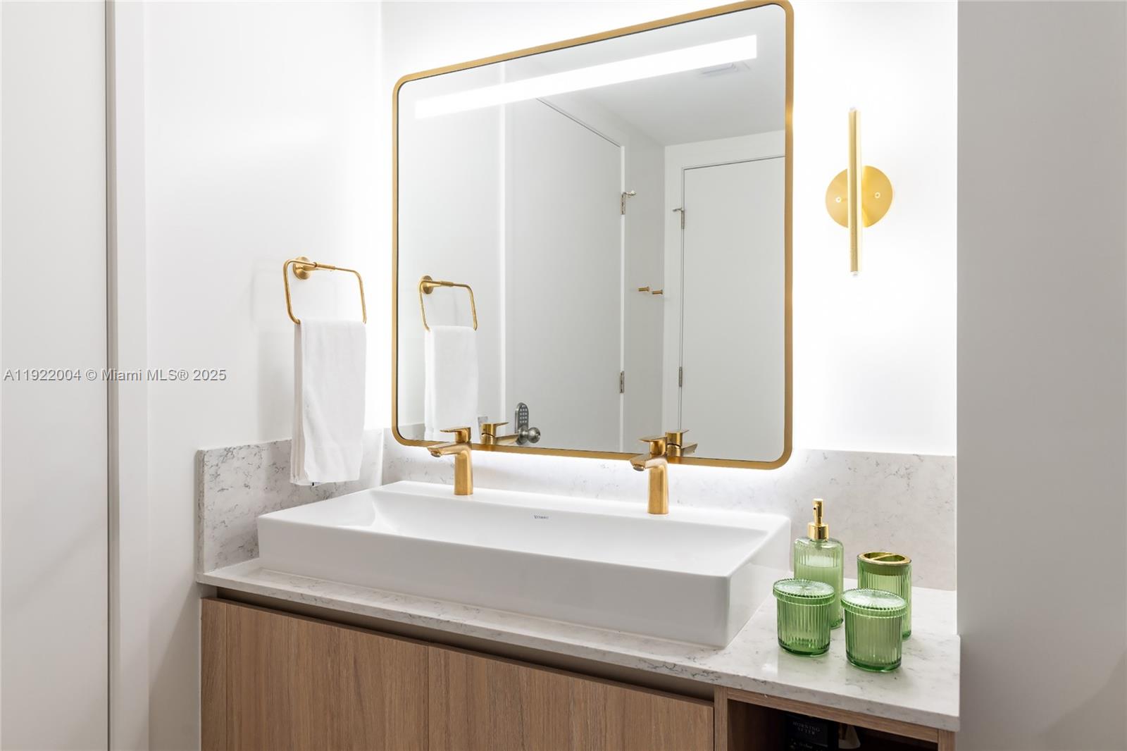 159 NE 6th St #3002 Miami, FL 33132