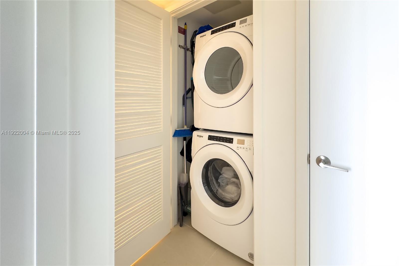 159 NE 6th St #3002 Miami, FL 33132