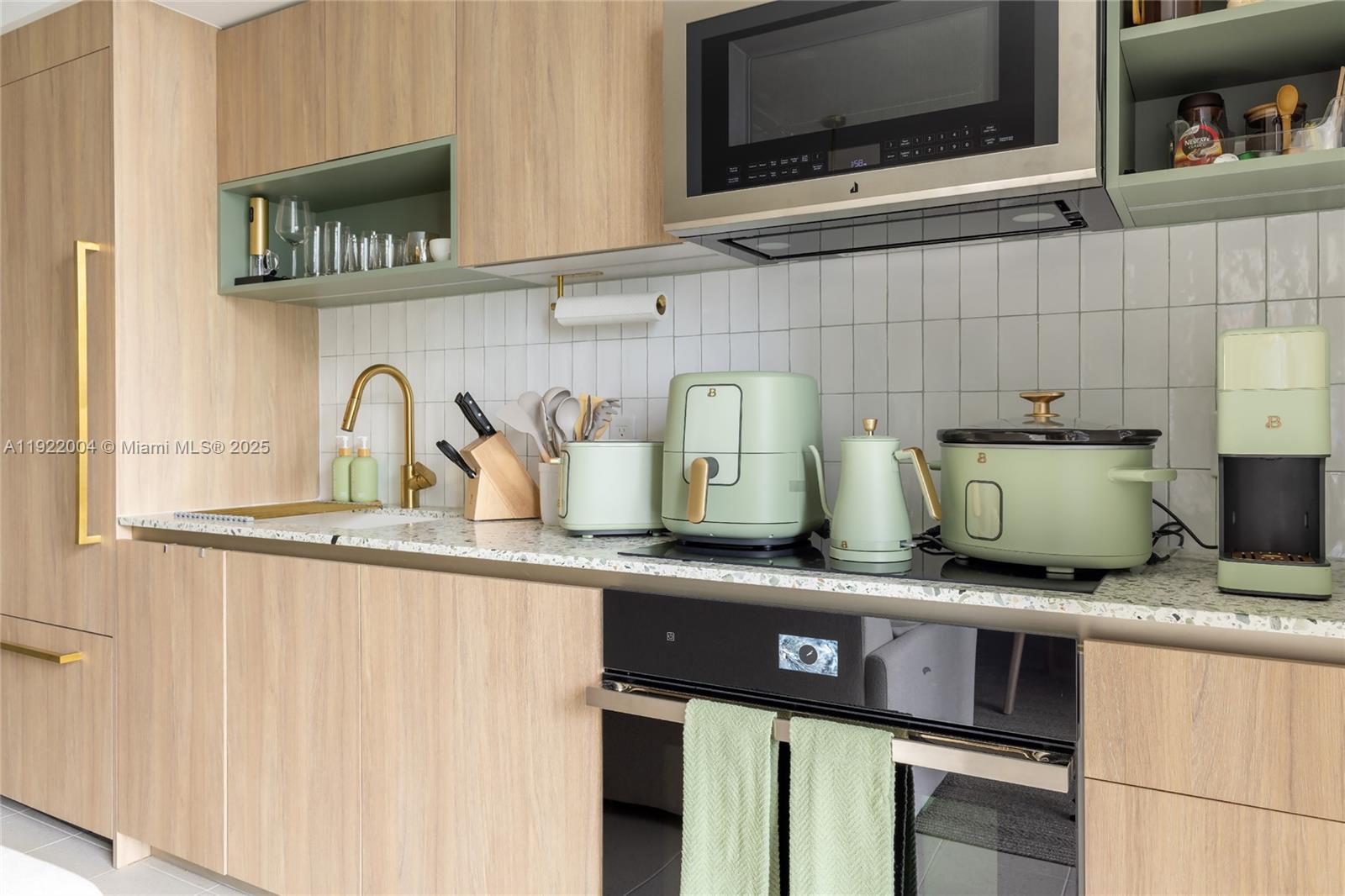 159 NE 6th St #3002 Miami, FL 33132