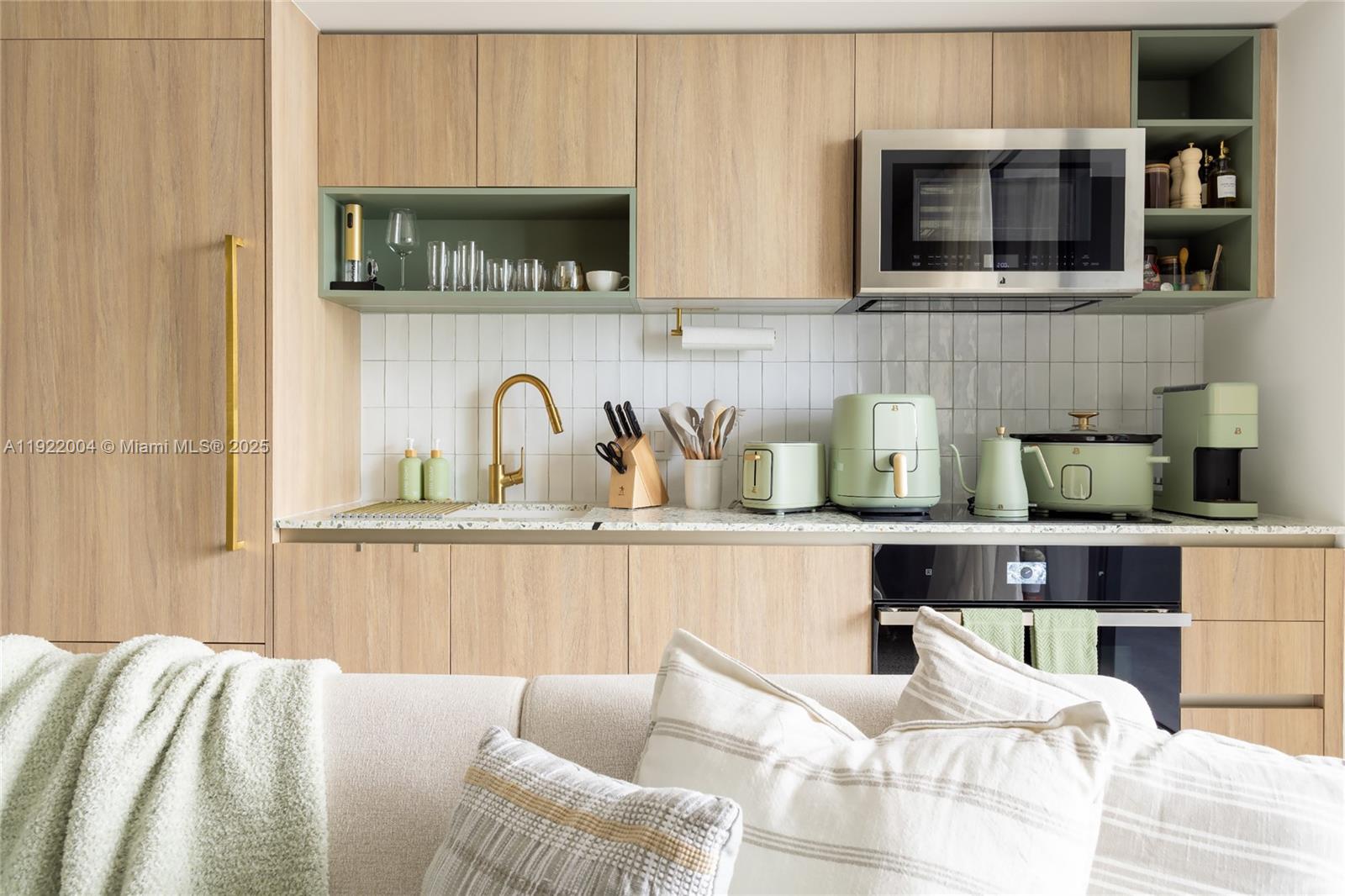 159 NE 6th St #3002 Miami, FL 33132