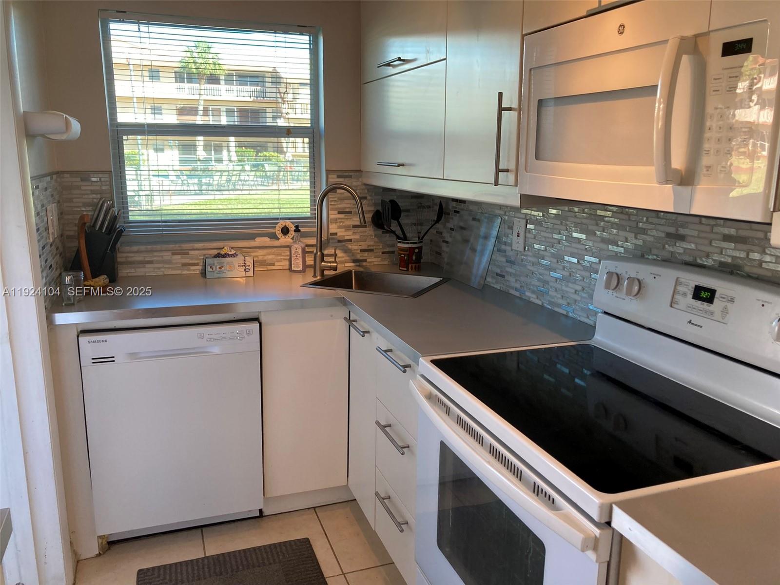 5300 Washington St #N117 Hollywood, FL 33021