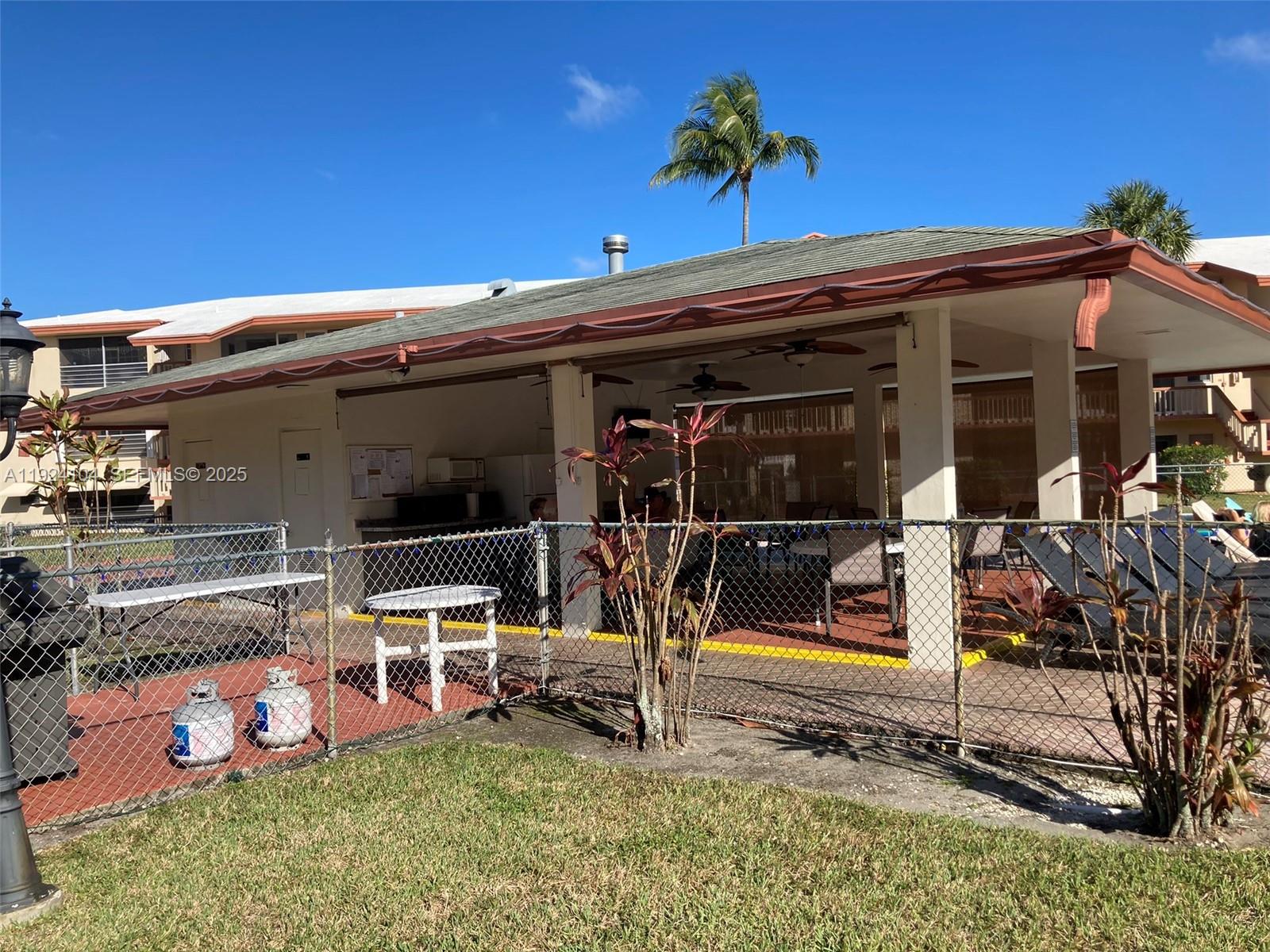 5300 Washington St #N117 Hollywood, FL 33021