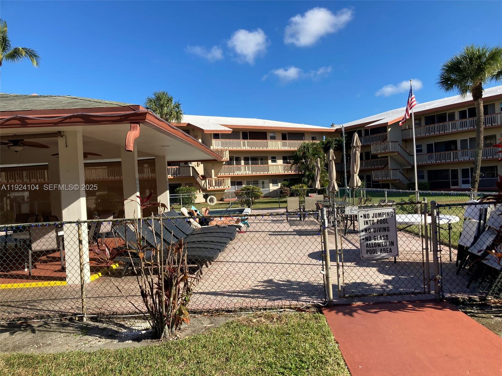 5300 Washington St #N117 Hollywood, FL 33021