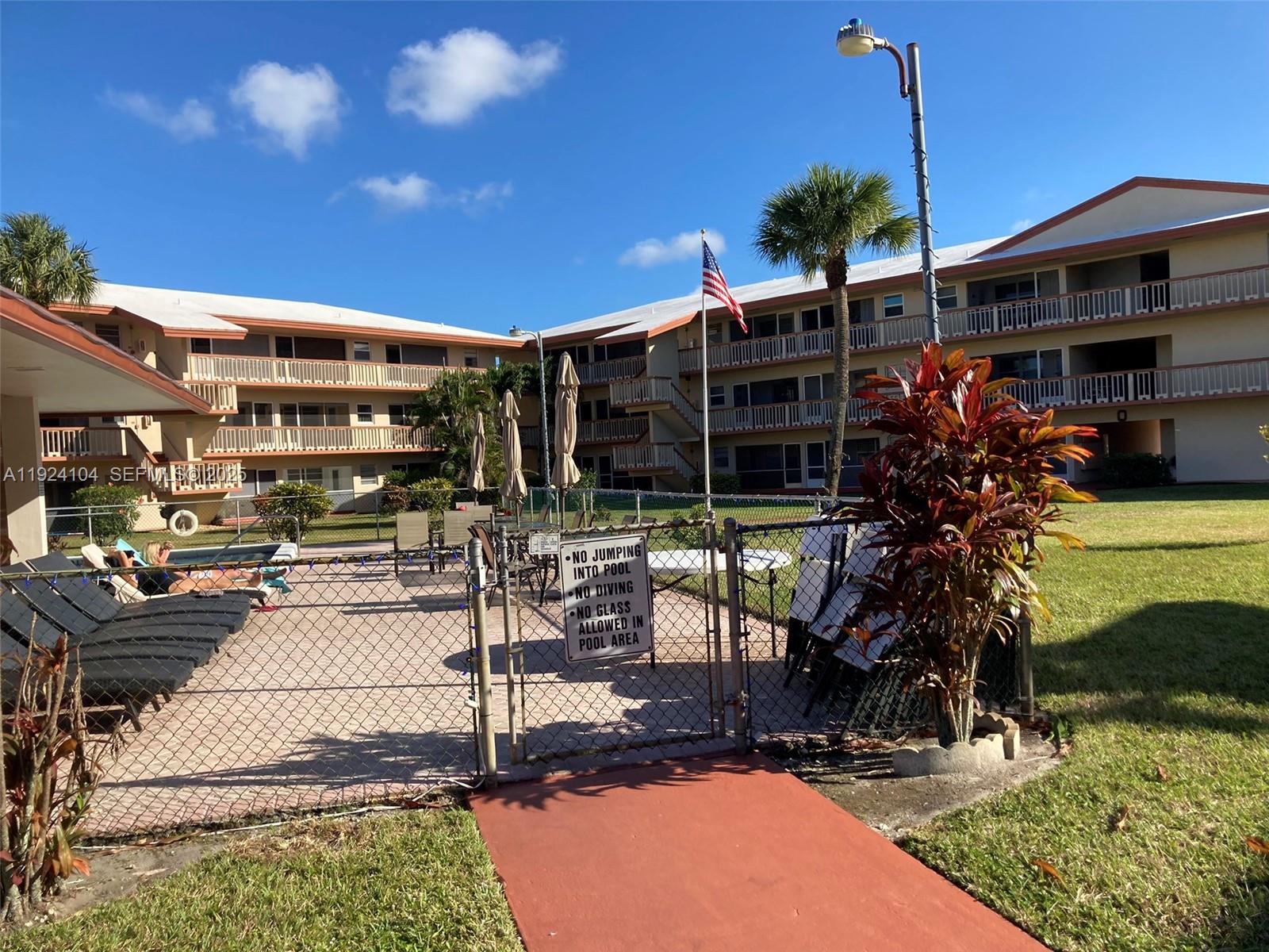 5300 Washington St #N117 Hollywood, FL 33021