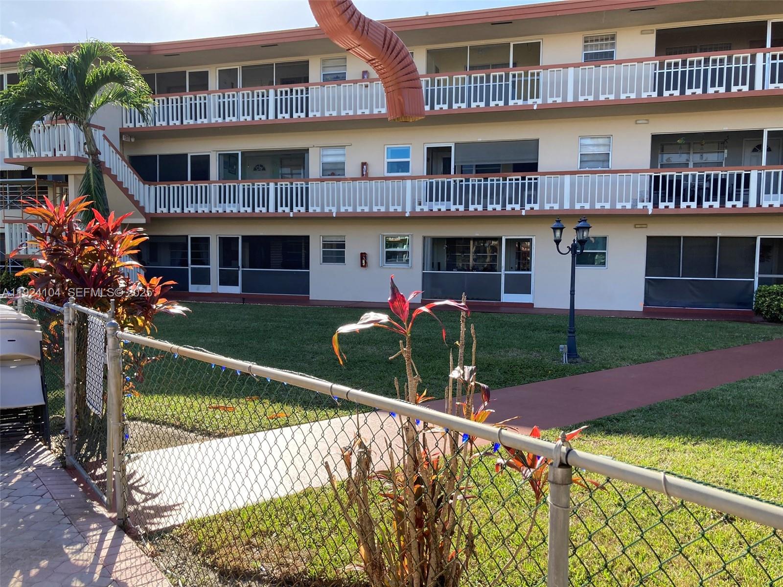 5300 Washington St #N117 Hollywood, FL 33021