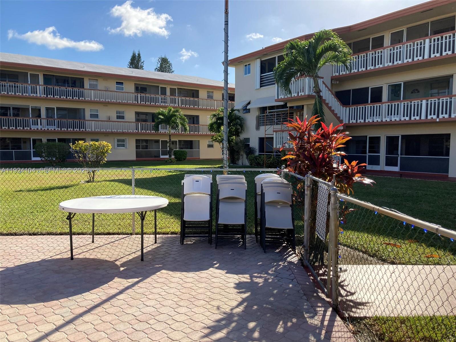 5300 Washington St #N117 Hollywood, FL 33021