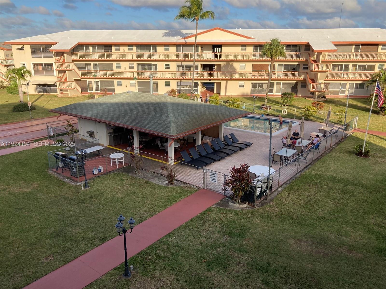 5300 Washington St #N117 Hollywood, FL 33021