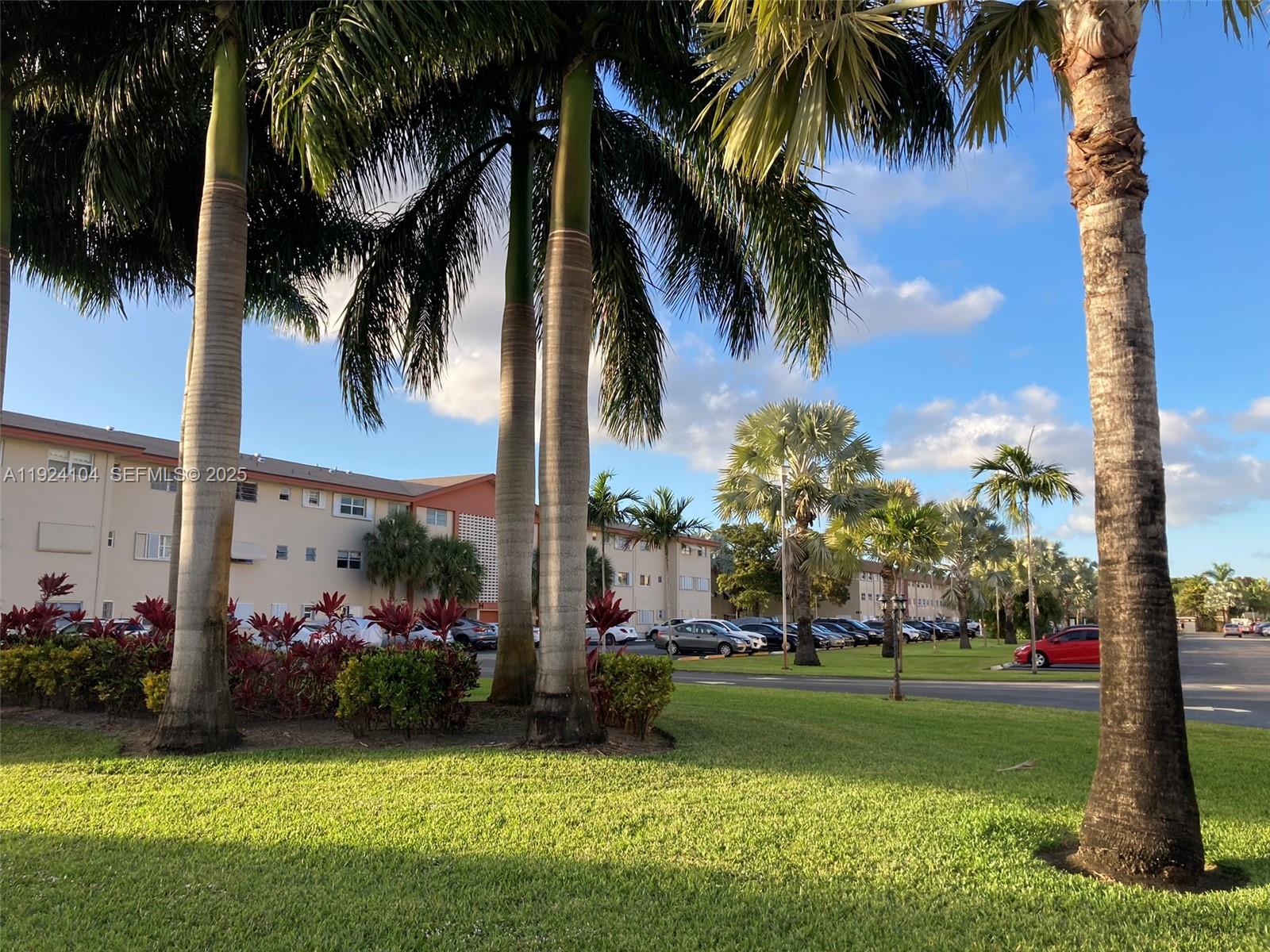 5300 Washington St #N117 Hollywood, FL 33021