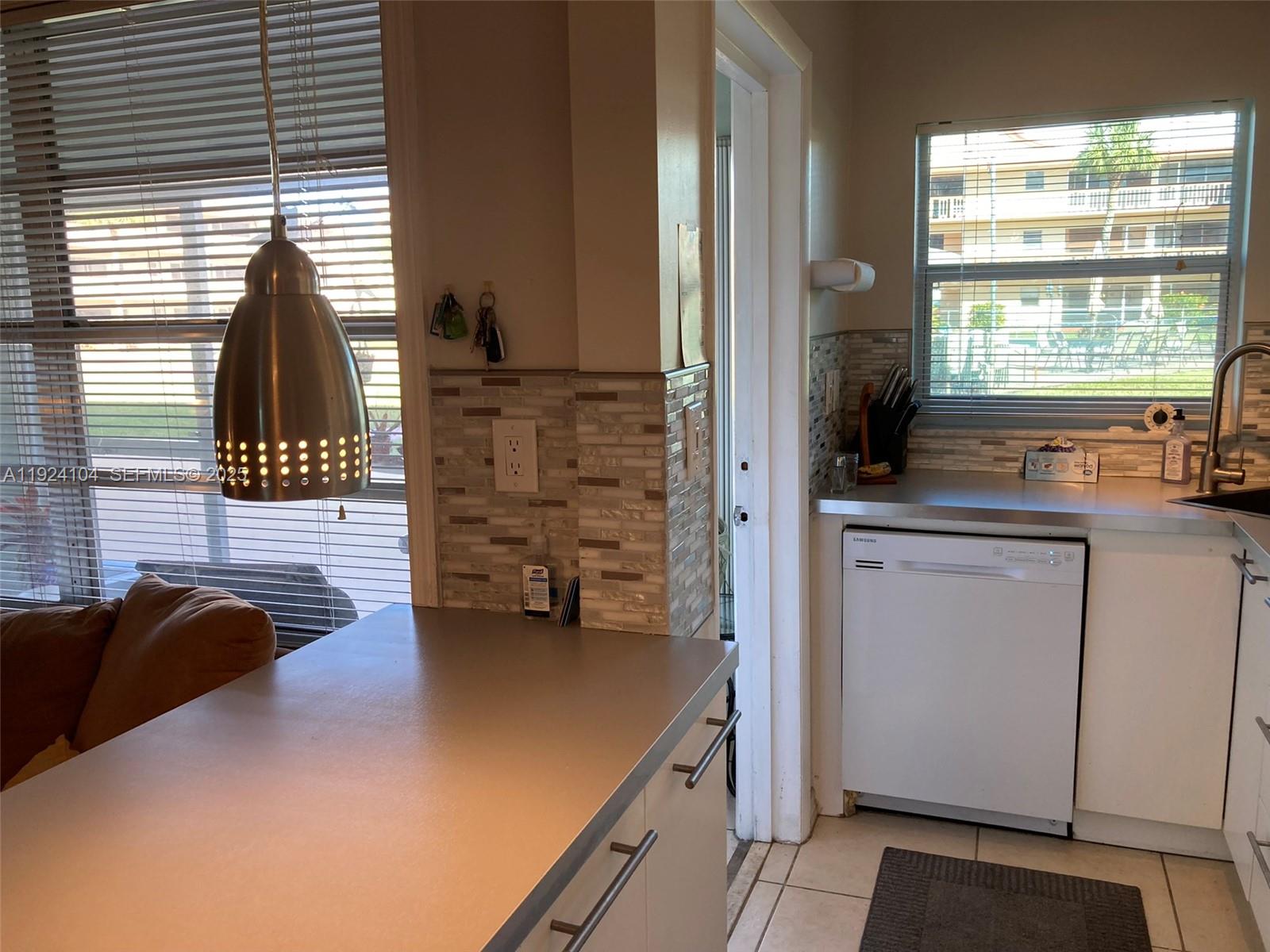 5300 Washington St #N117 Hollywood, FL 33021