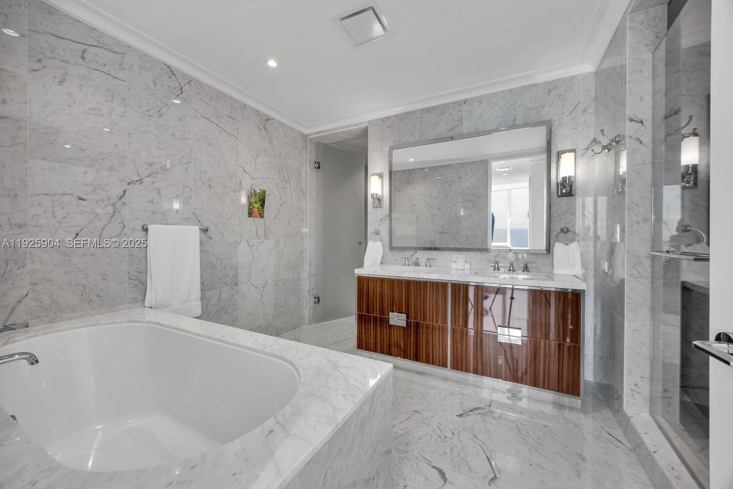 15701 Collins Ave #3701 Sunny Isles Beach, FL 33160