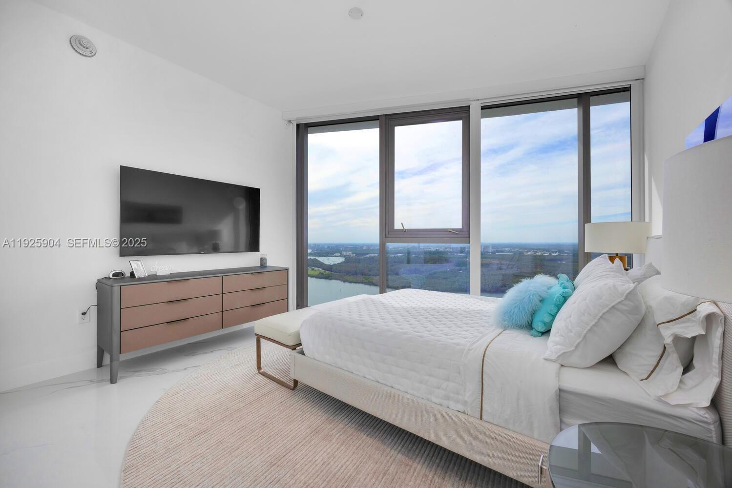 15701 Collins Ave #3701 Sunny Isles Beach, FL 33160