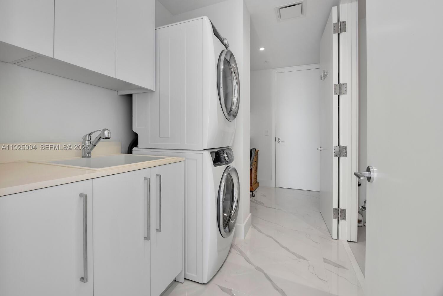 15701 Collins Ave #3701 Sunny Isles Beach, FL 33160