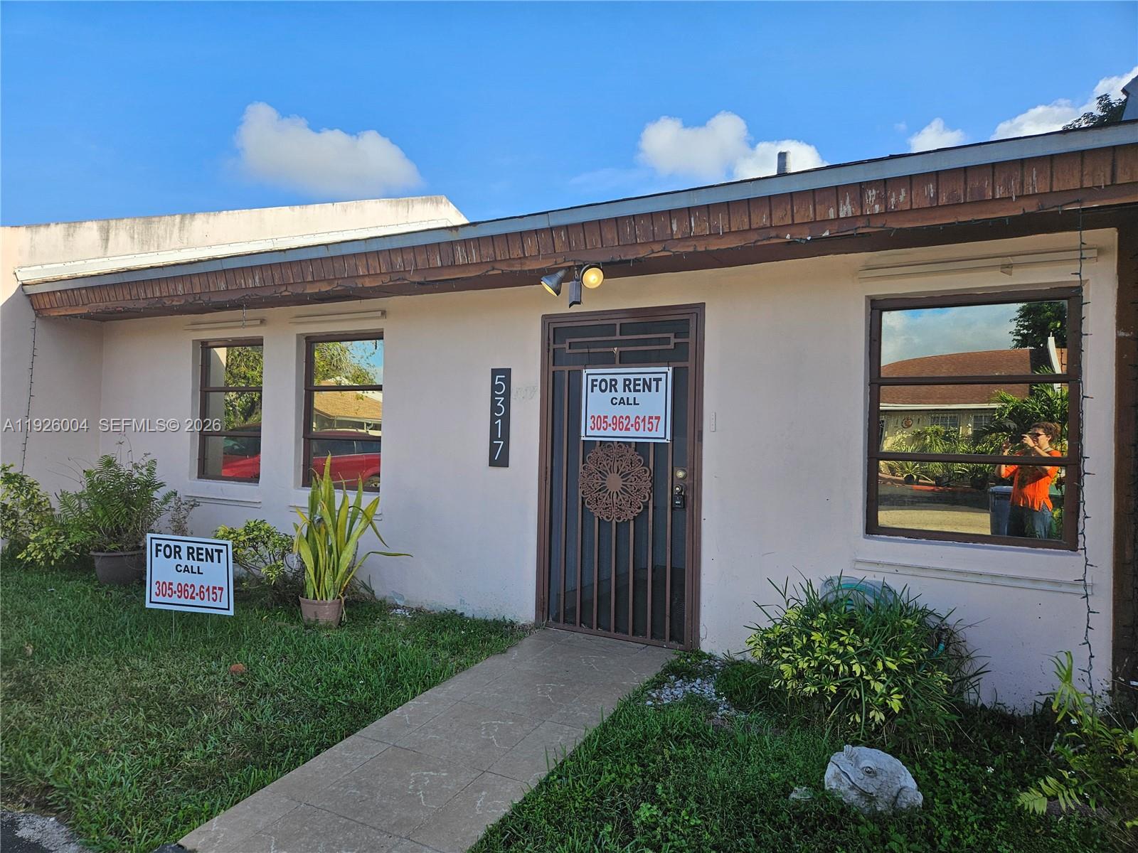 5317 SW 140th Pl #5317 Miami, FL 33175