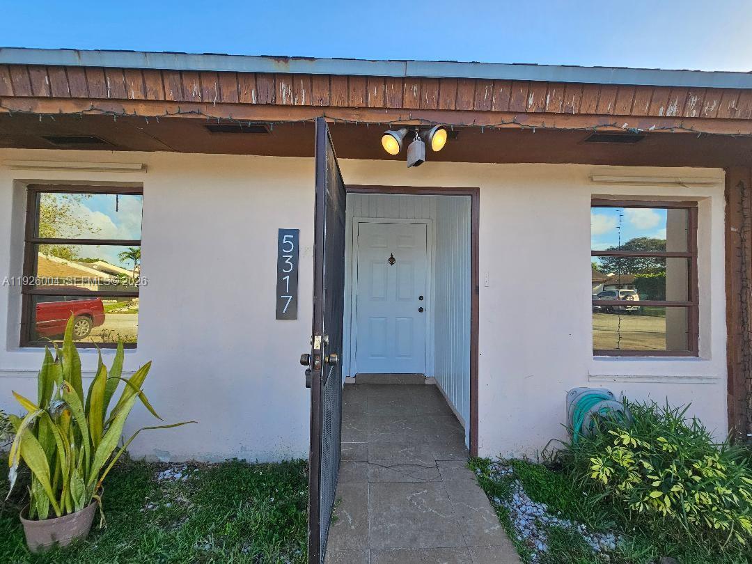 5317 SW 140th Pl #5317 Miami, FL 33175