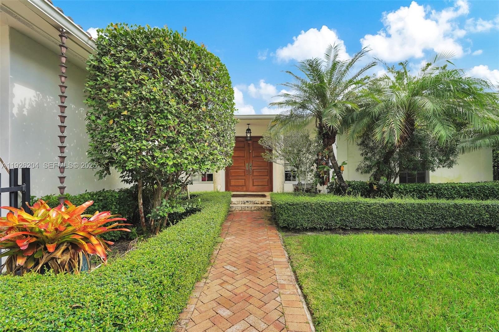 10121 E Broadview Dr Bay Harbor Islands, FL 33154