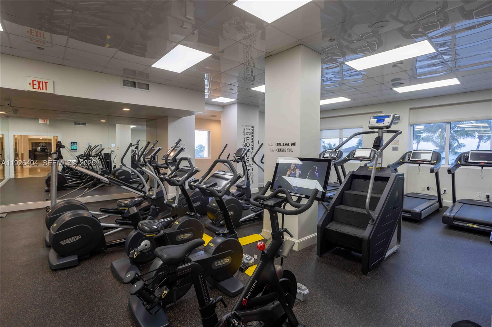 image Blue Diamond35