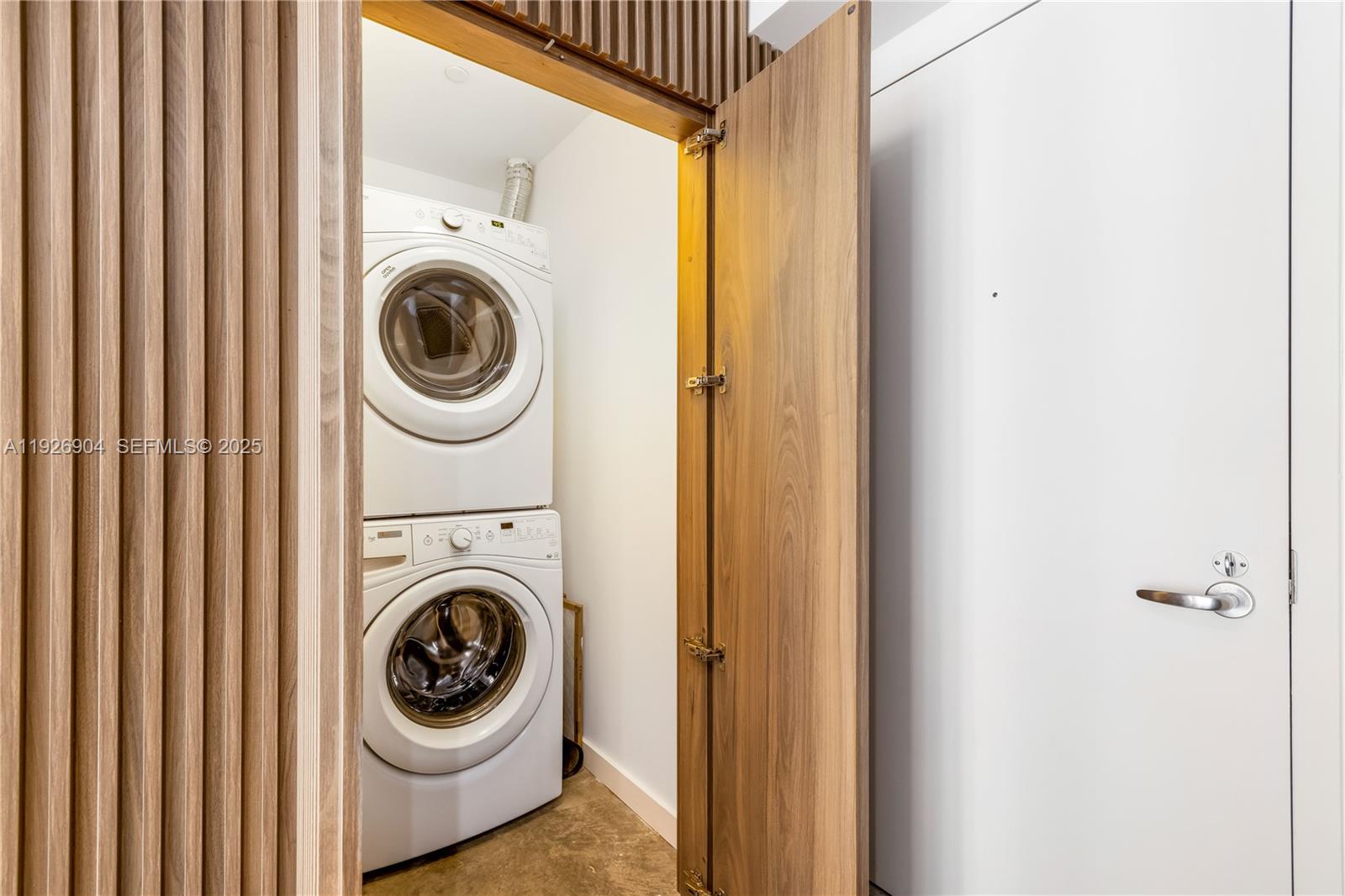 151 SE 1st St #905 Miami, FL 33131