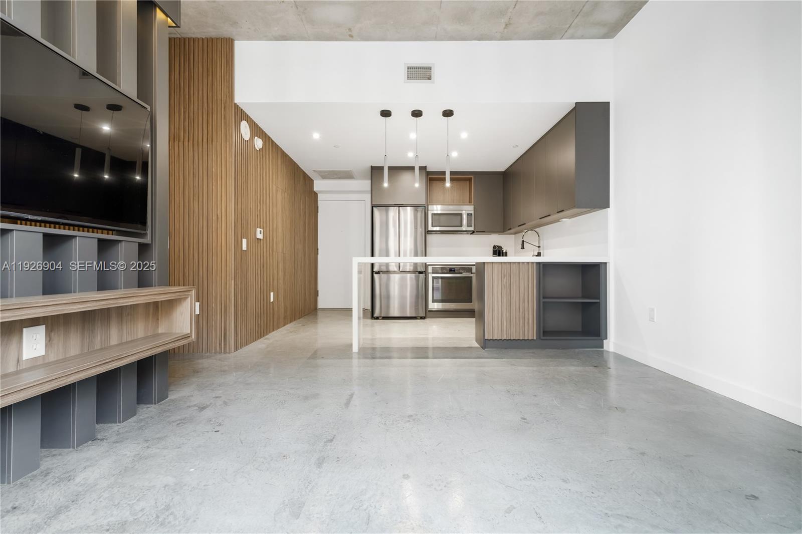 151 SE 1st St #905 Miami, FL 33131