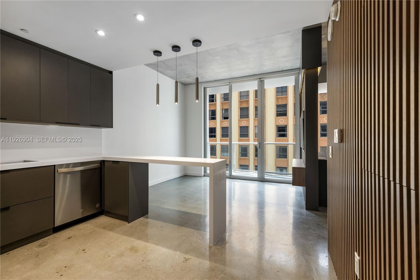 151 SE 1st St #905 Miami, FL 33131