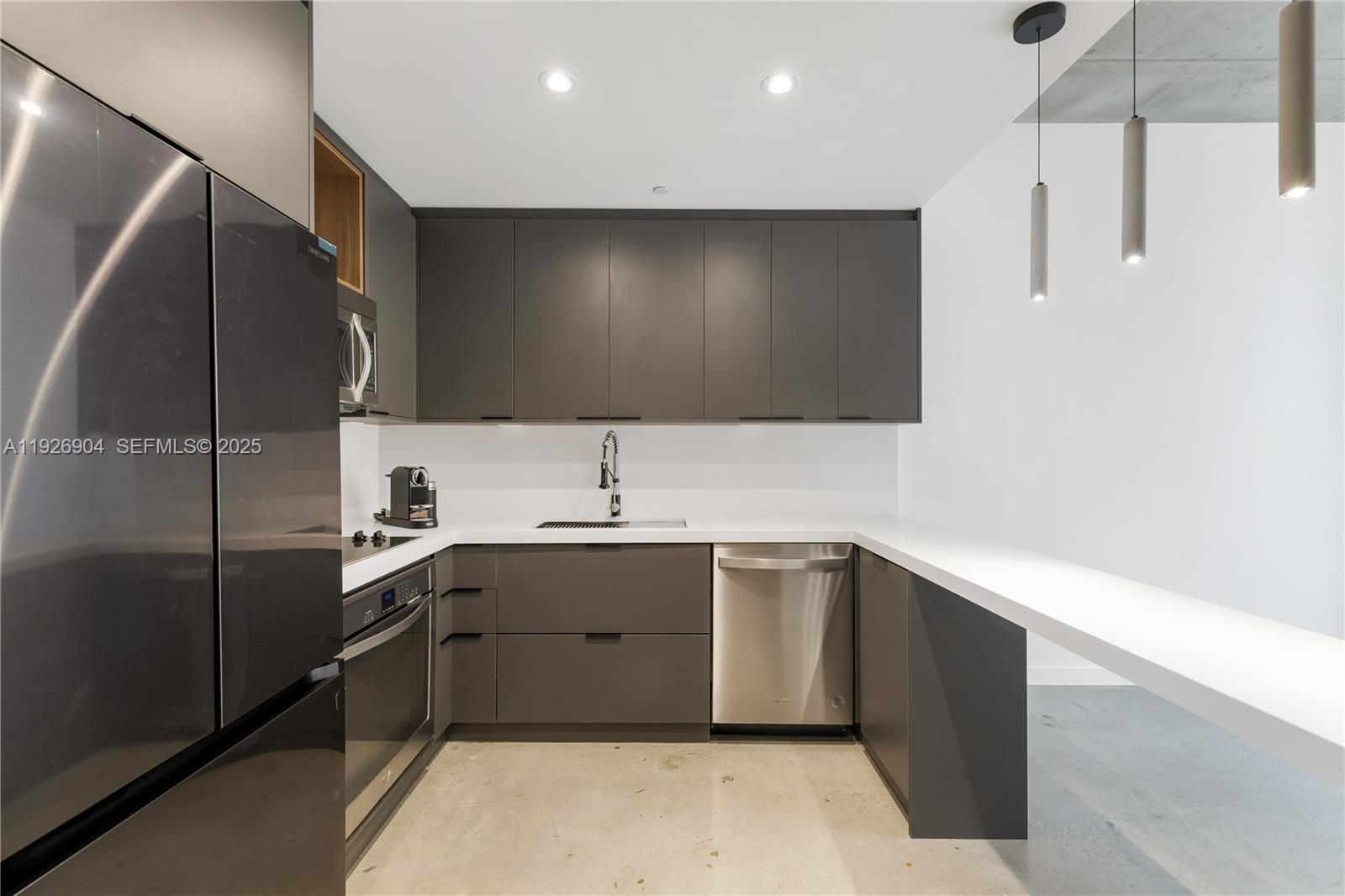 151 SE 1st St #905 Miami, FL 33131