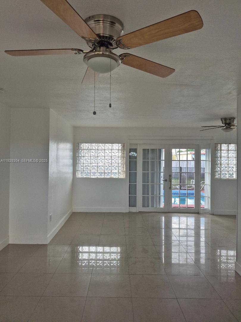 4320 SW 98th Ct Miami, FL 33165