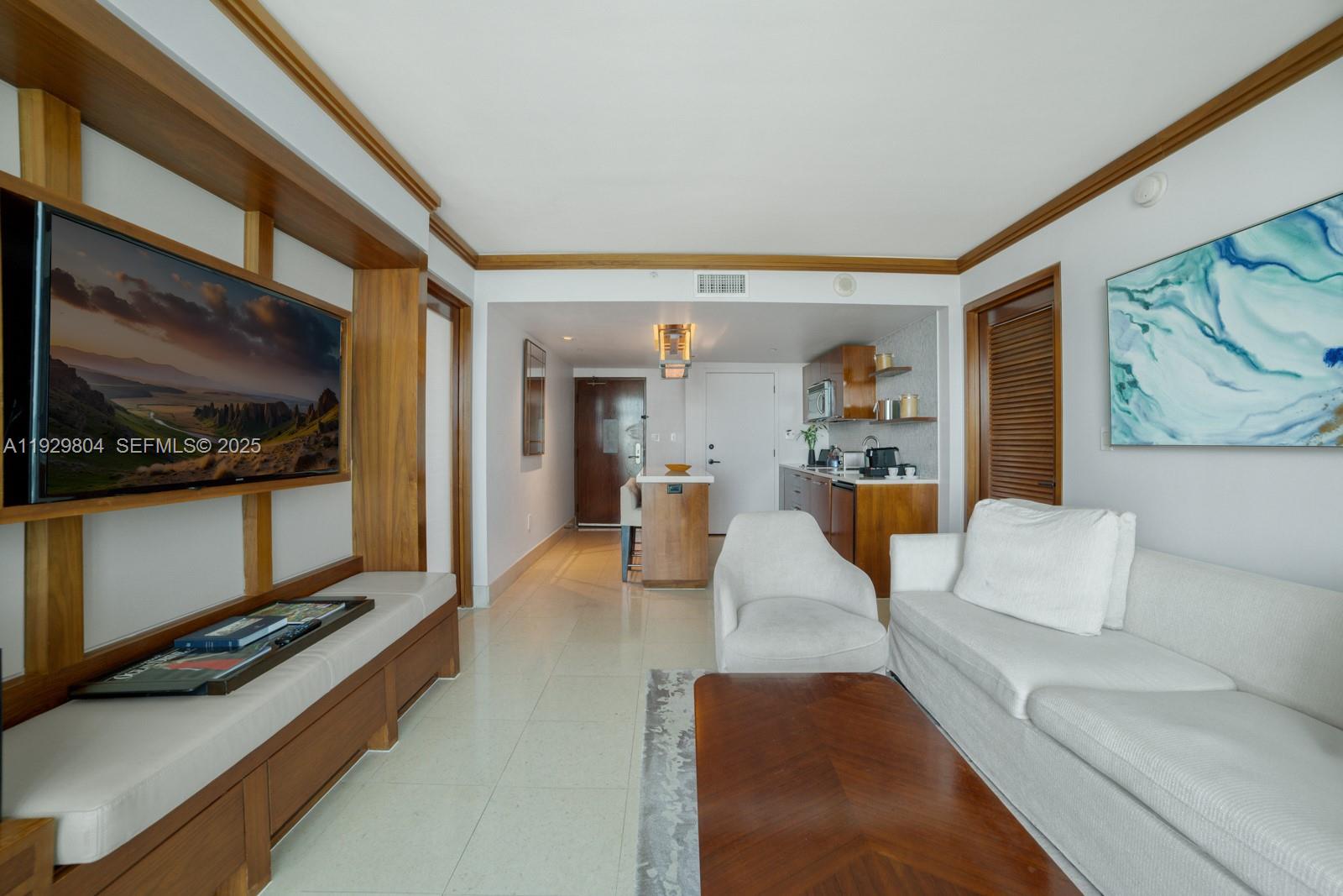 6801 Collins Ave #914 Miami Beach, FL 33141