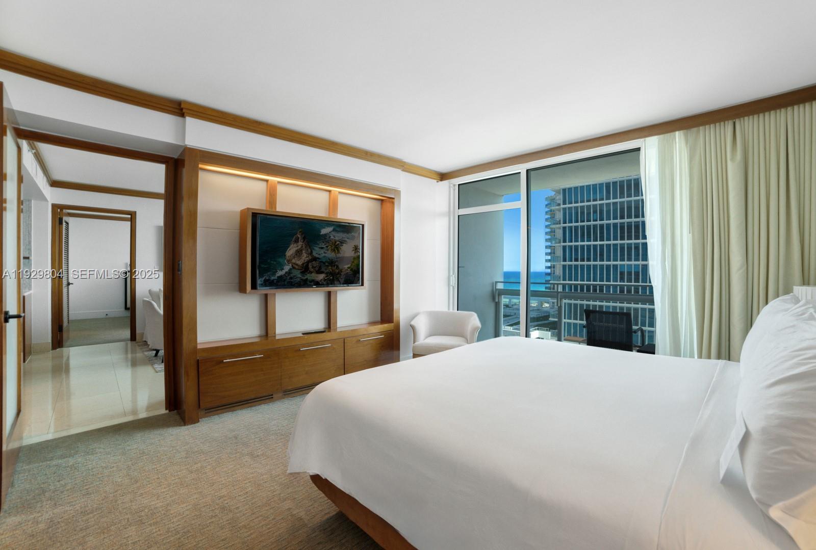 6801 Collins Ave #914 Miami Beach, FL 33141