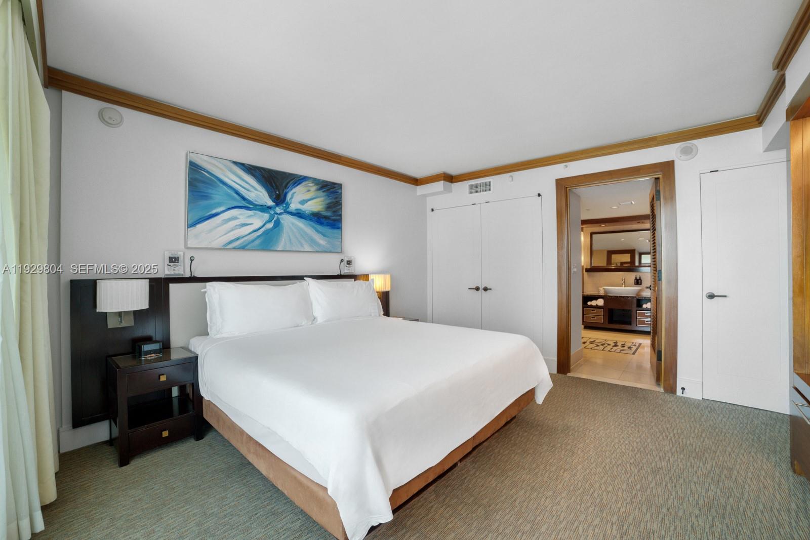 6801 Collins Ave #914 Miami Beach, FL 33141