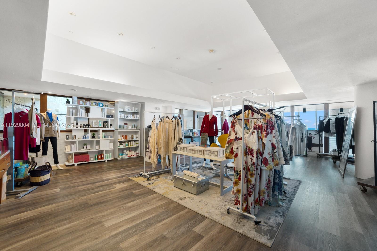 6801 Collins Ave #914 Miami Beach, FL 33141