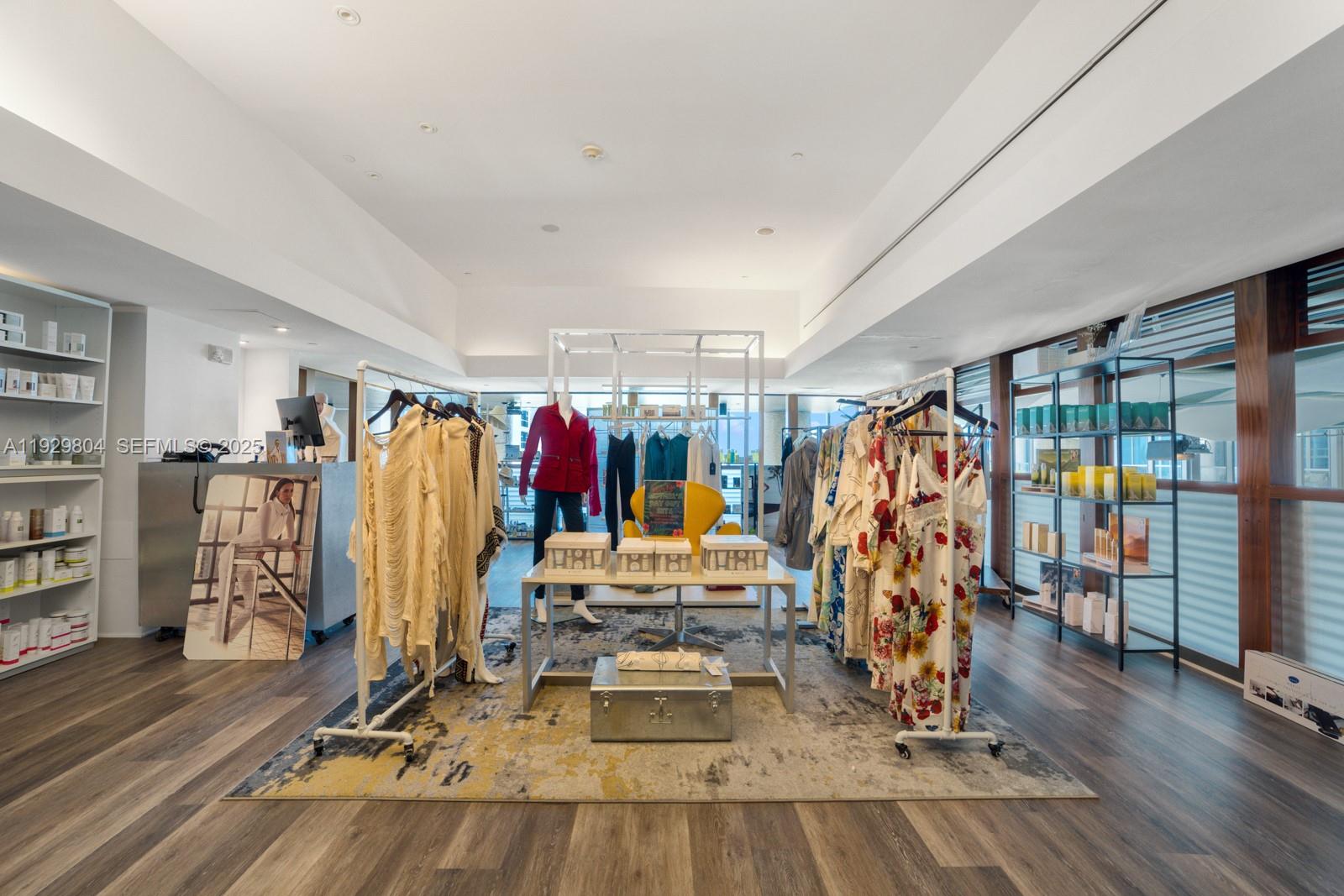 6801 Collins Ave #914 Miami Beach, FL 33141