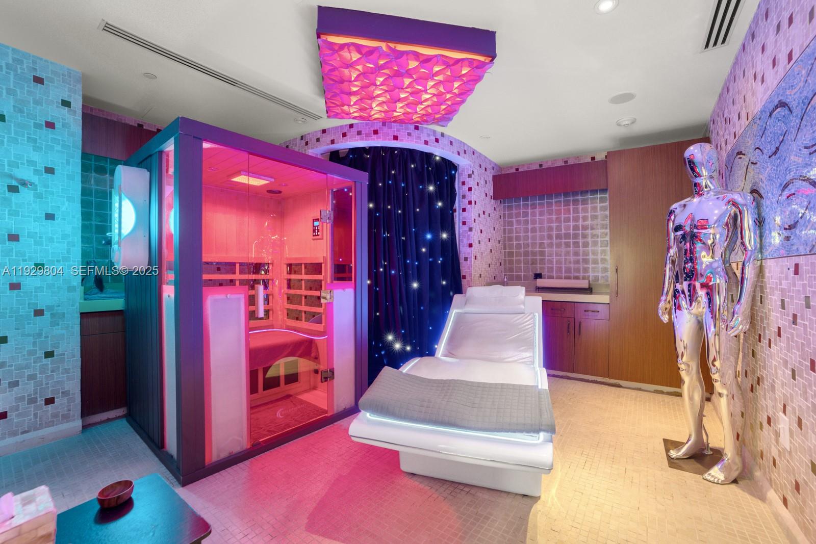 6801 Collins Ave #914 Miami Beach, FL 33141