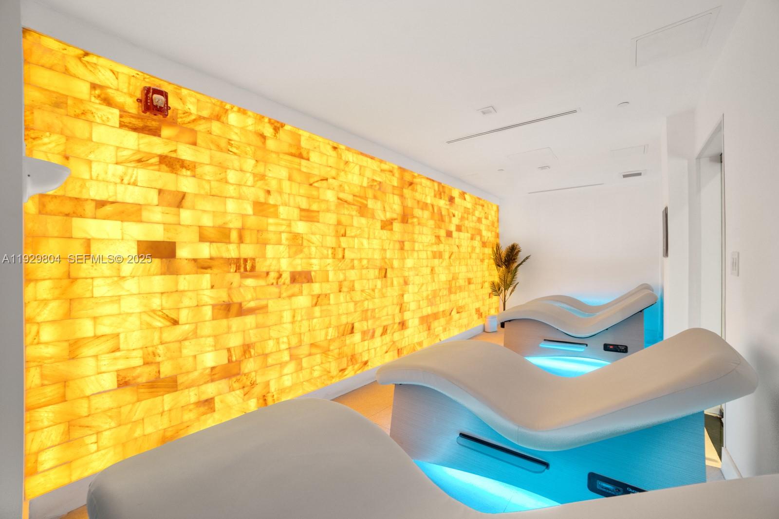 6801 Collins Ave #914 Miami Beach, FL 33141