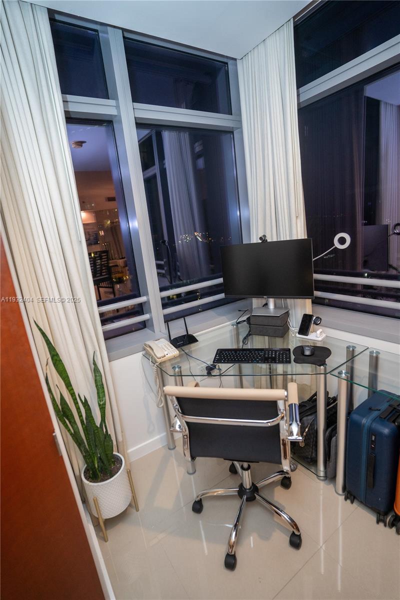 image Brickell Arch9