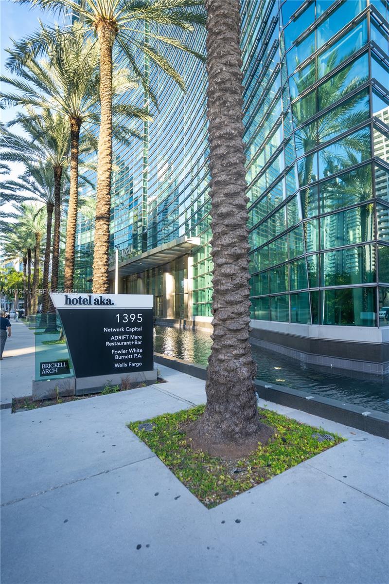 image Brickell Arch11