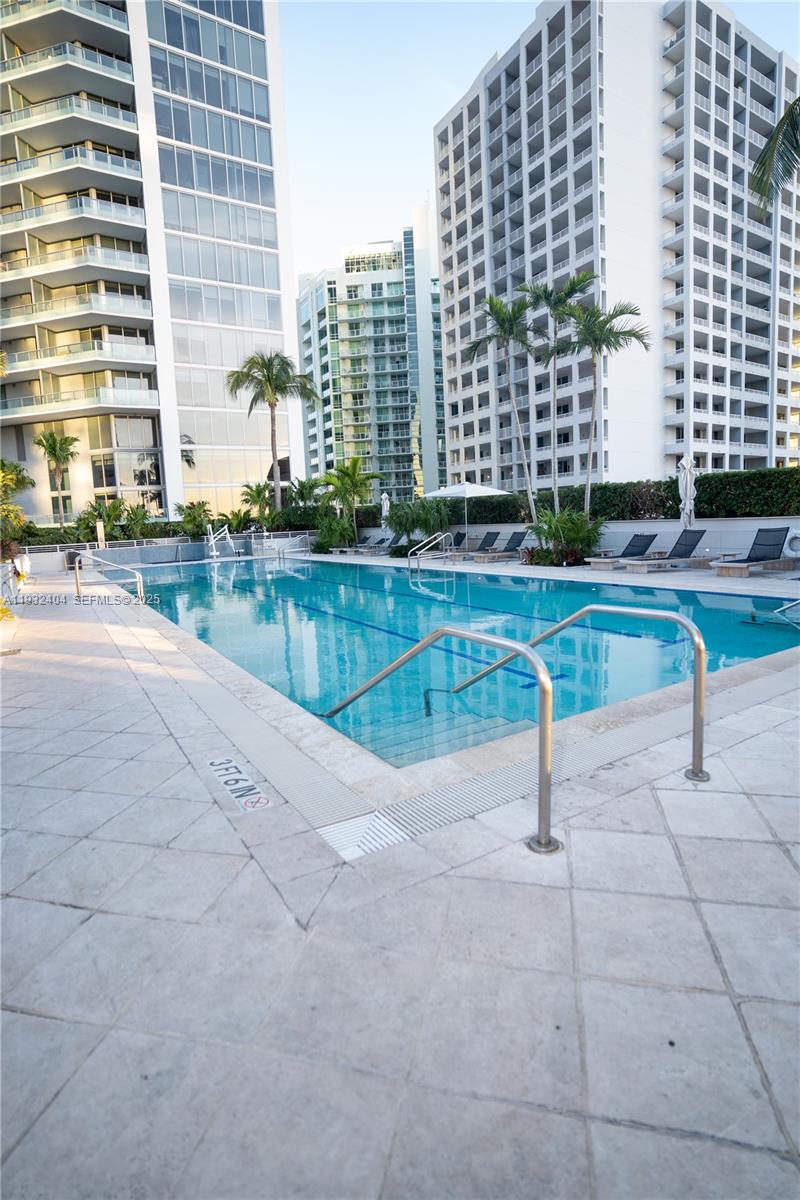 image Brickell Arch15