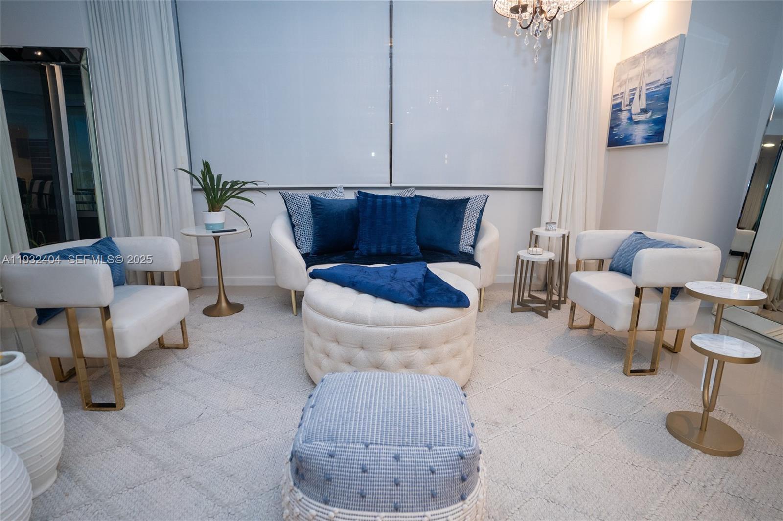 image Brickell Arch2