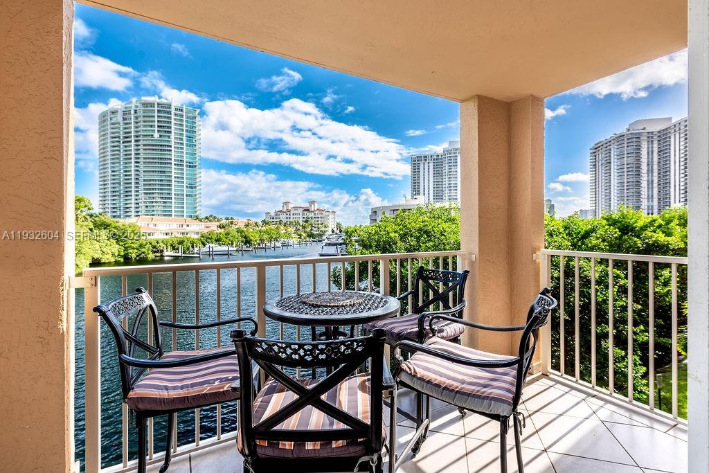 19999 E Country Clb Dr #1302