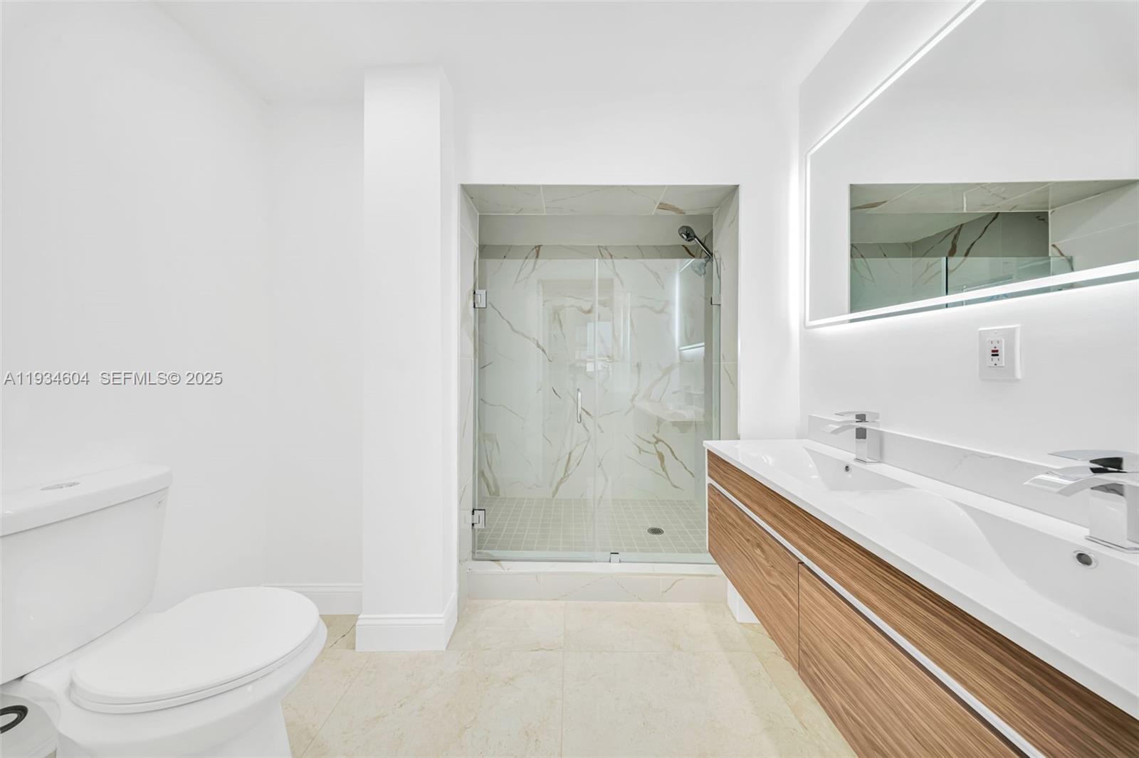 2410 NW 155th Ter Miami Gardens, FL 33054