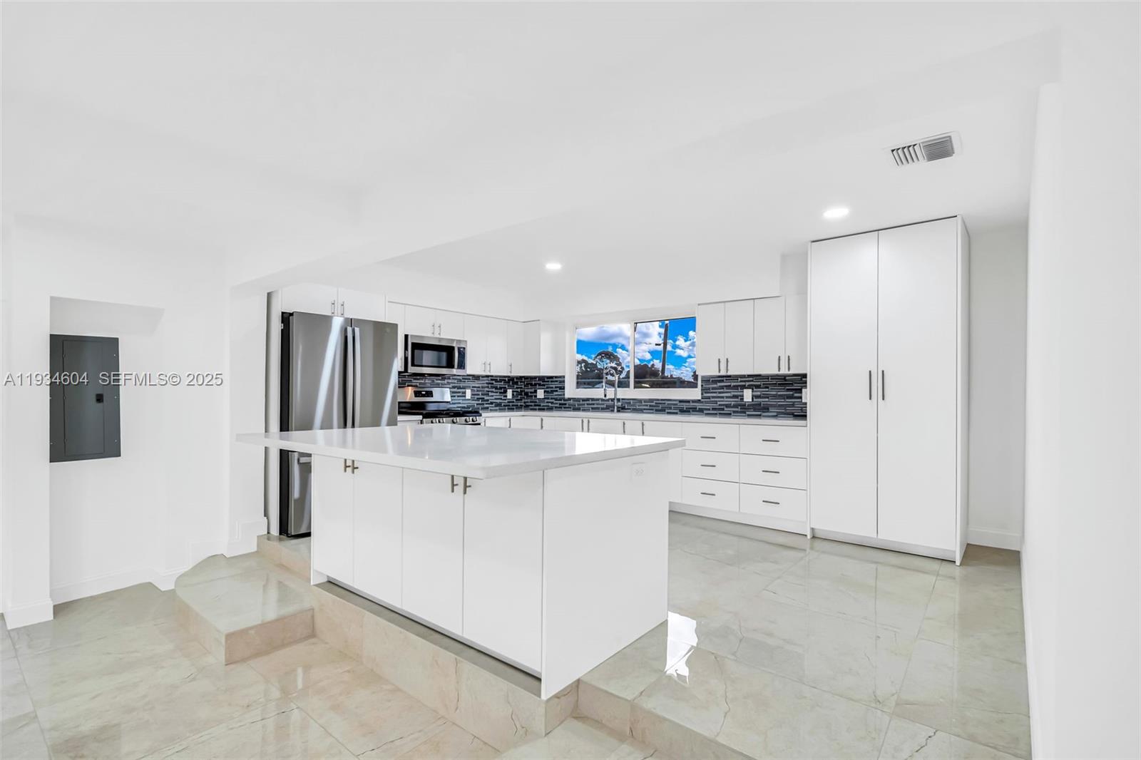 2410 NW 155th Ter Miami Gardens, FL 33054