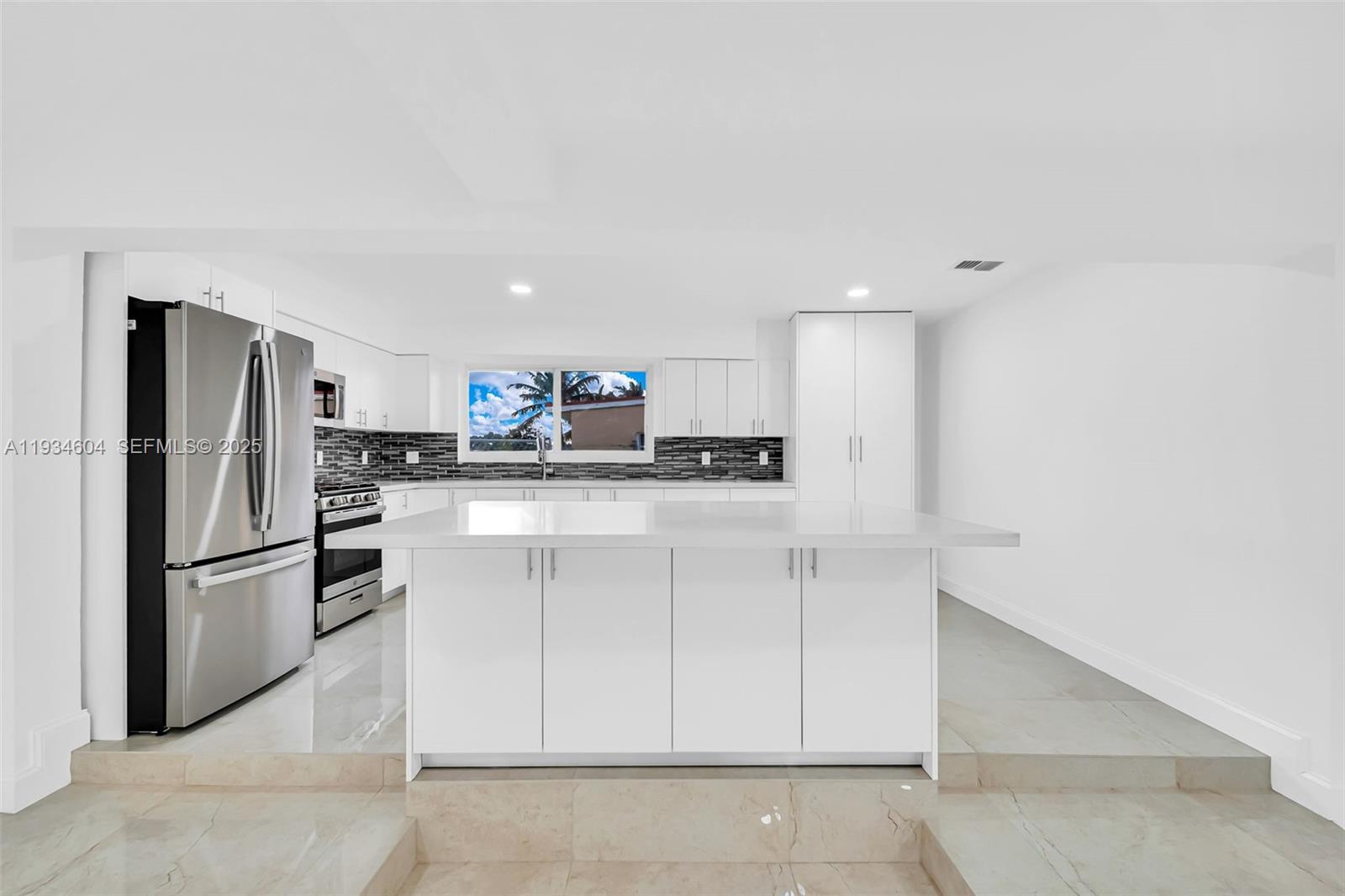 2410 NW 155th Ter Miami Gardens, FL 33054