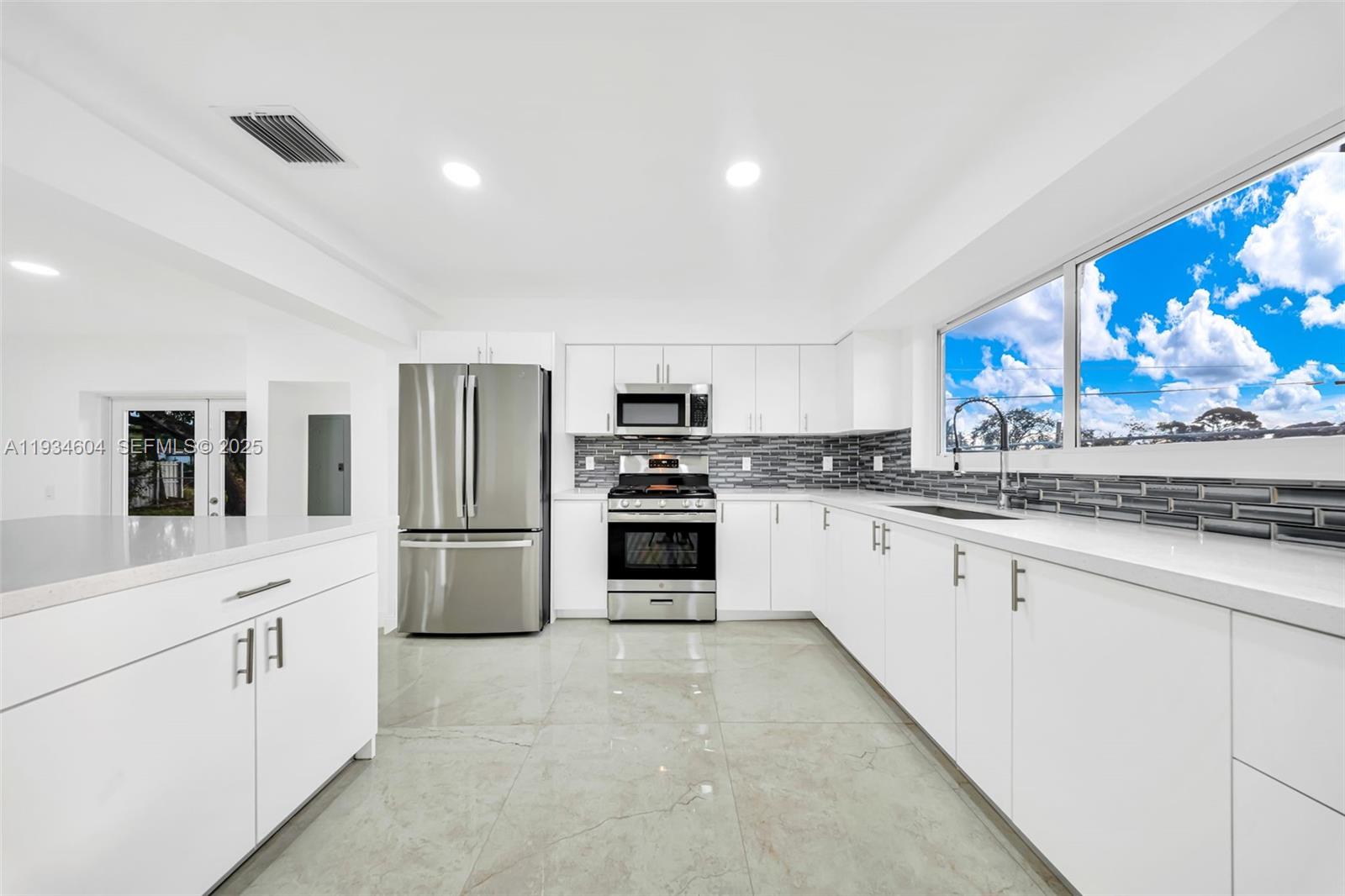 2410 NW 155th Ter Miami Gardens, FL 33054