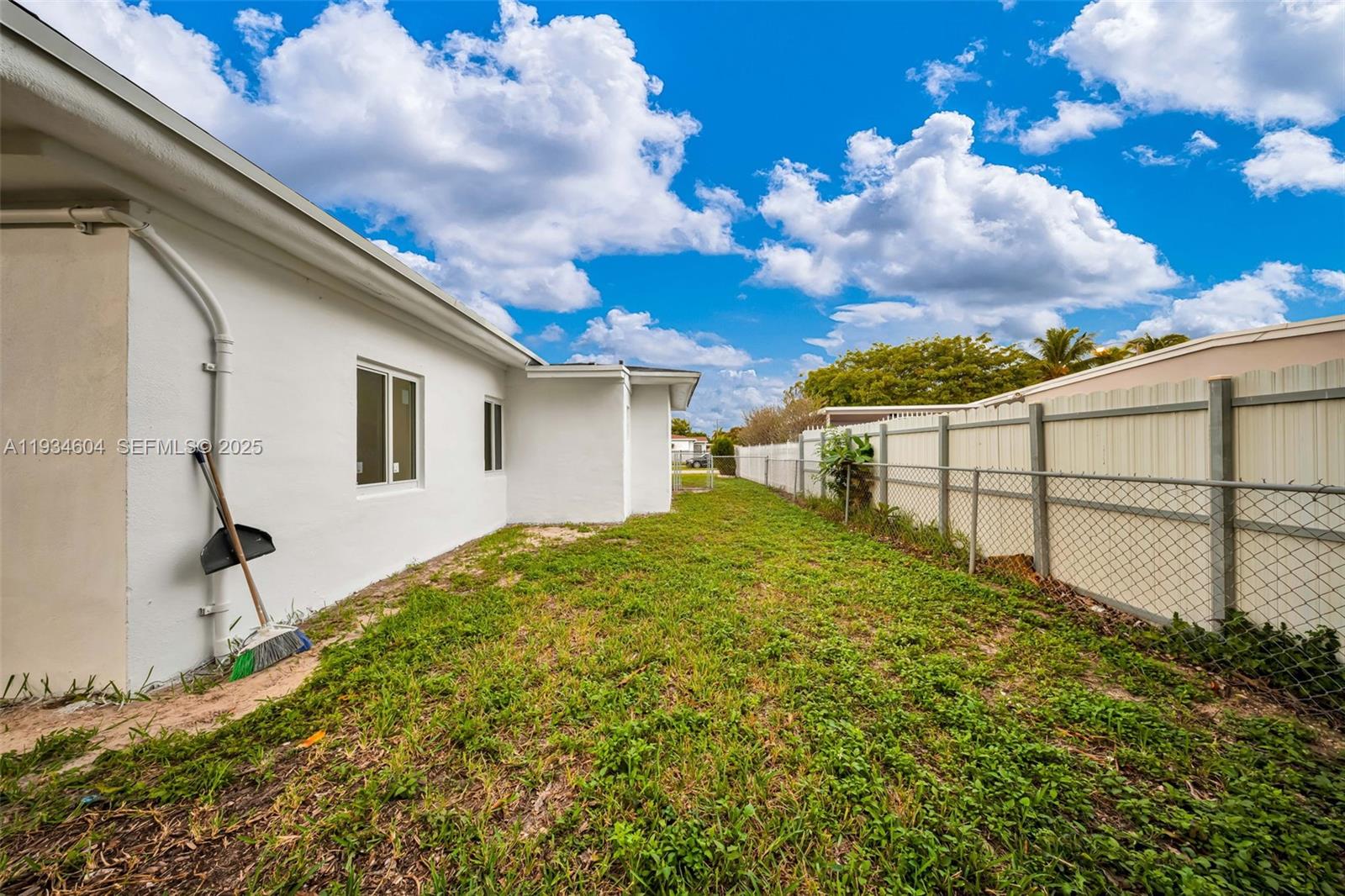 2410 NW 155th Ter Miami Gardens, FL 33054