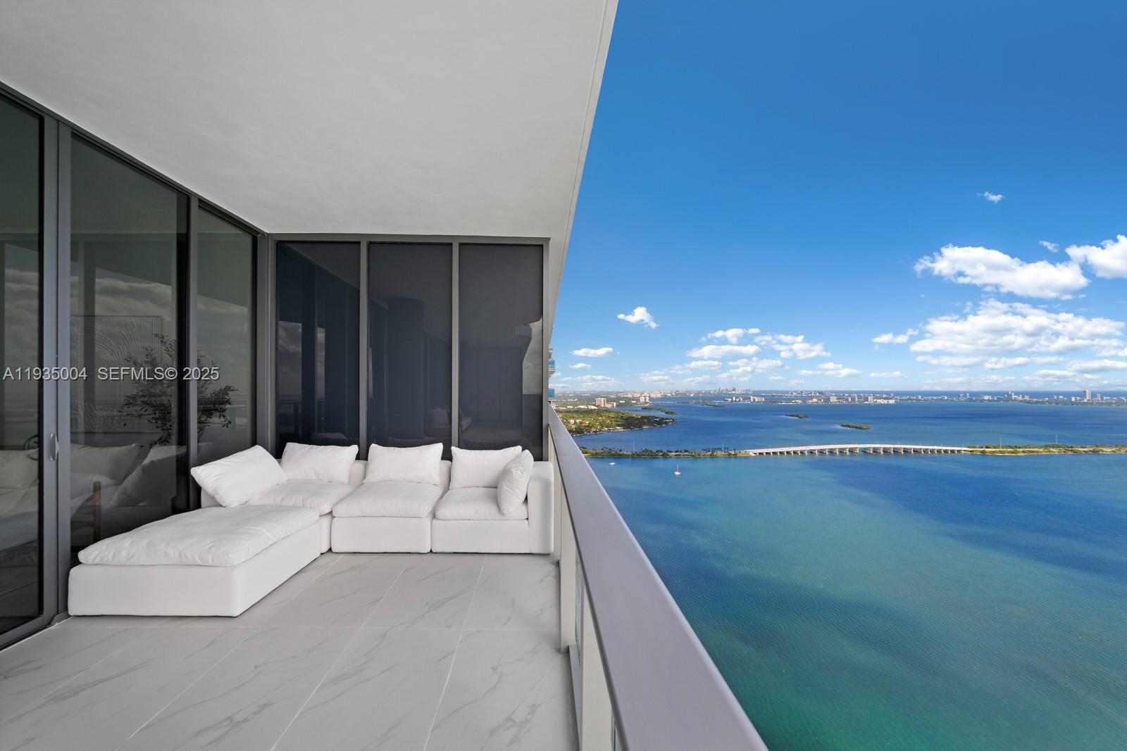 700 NE 24th St #PH-5903 Miami, FL 33137