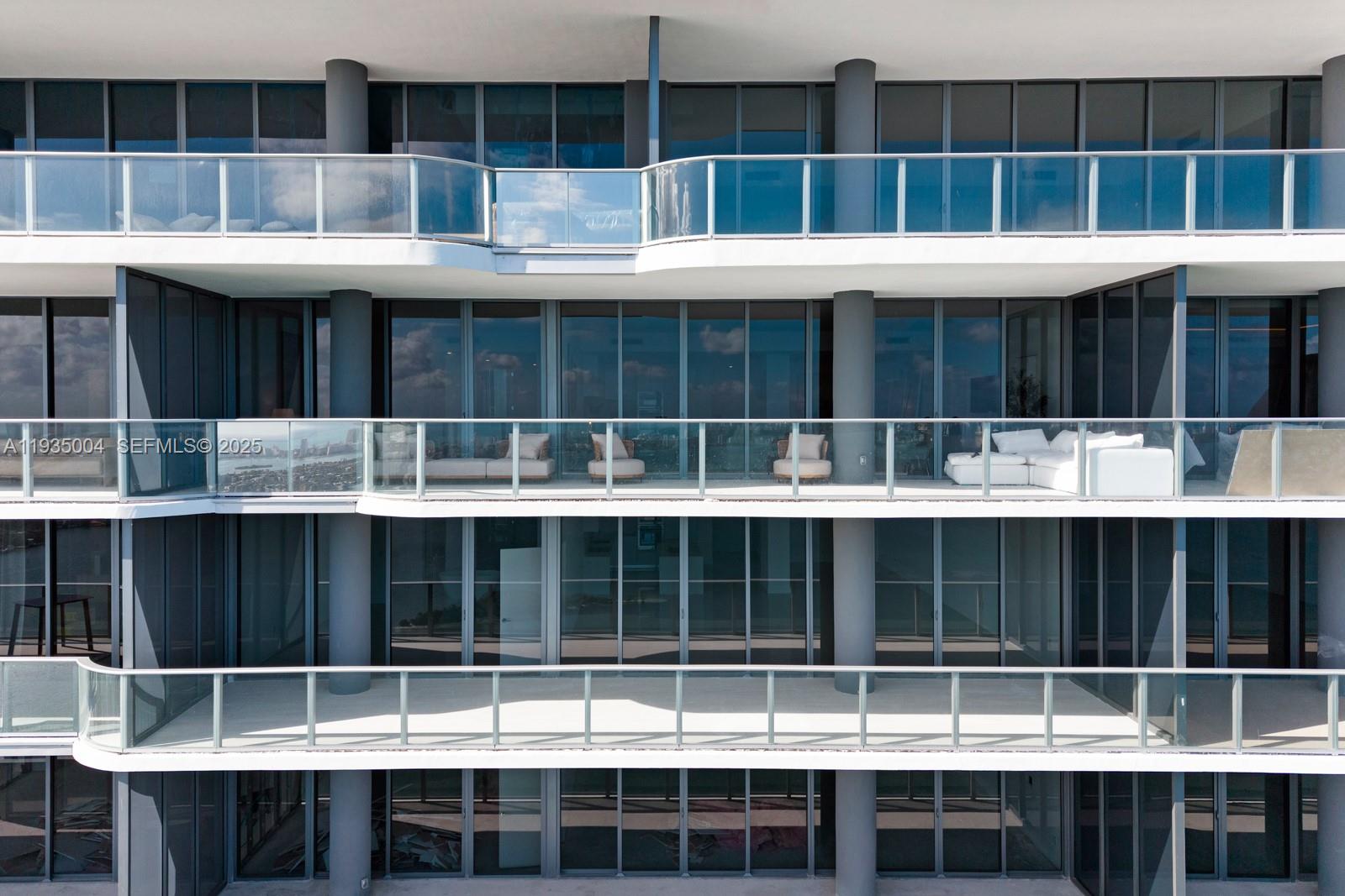 700 NE 24th St #PH-5903 Miami, FL 33137