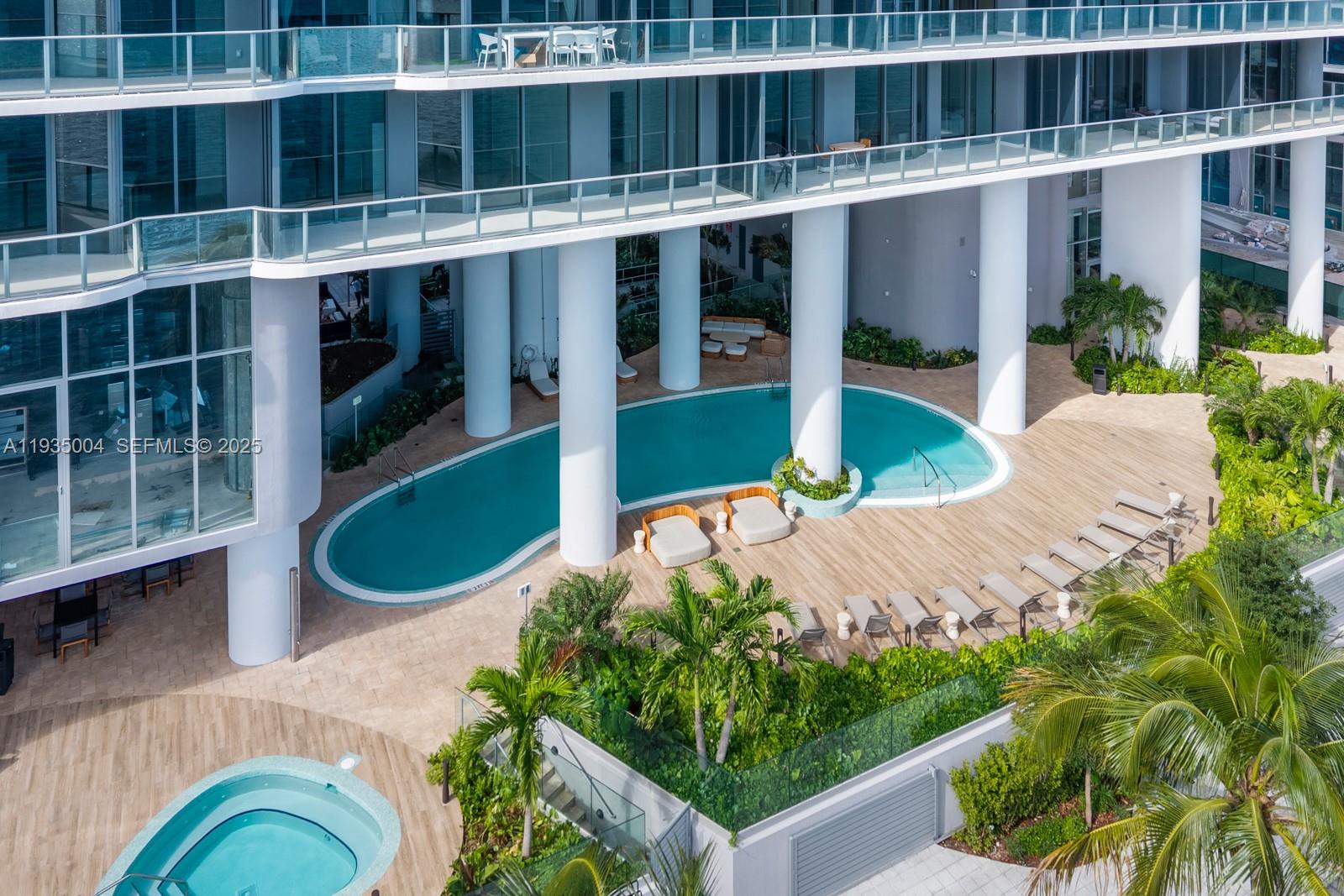 700 NE 24th St #PH-5903 Miami, FL 33137