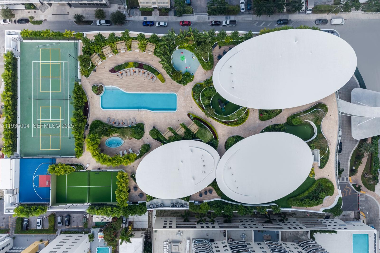 700 NE 24th St #PH-5903 Miami, FL 33137