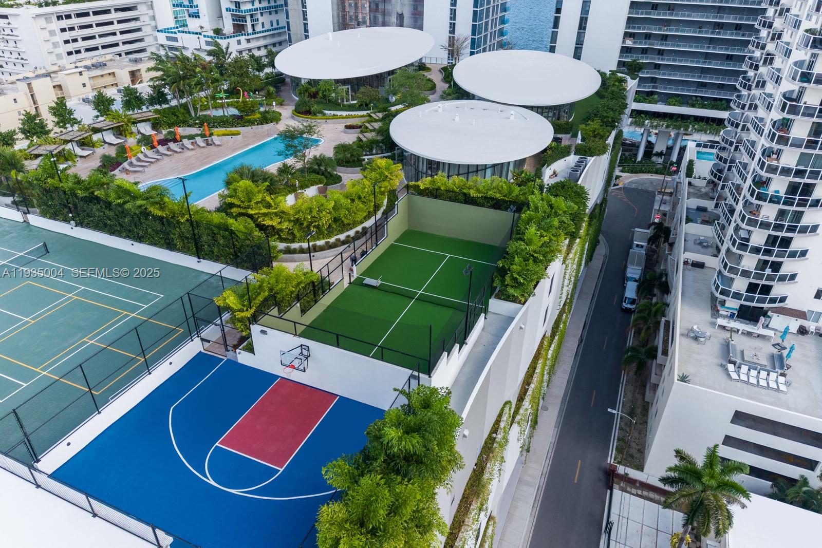 700 NE 24th St #PH-5903 Miami, FL 33137