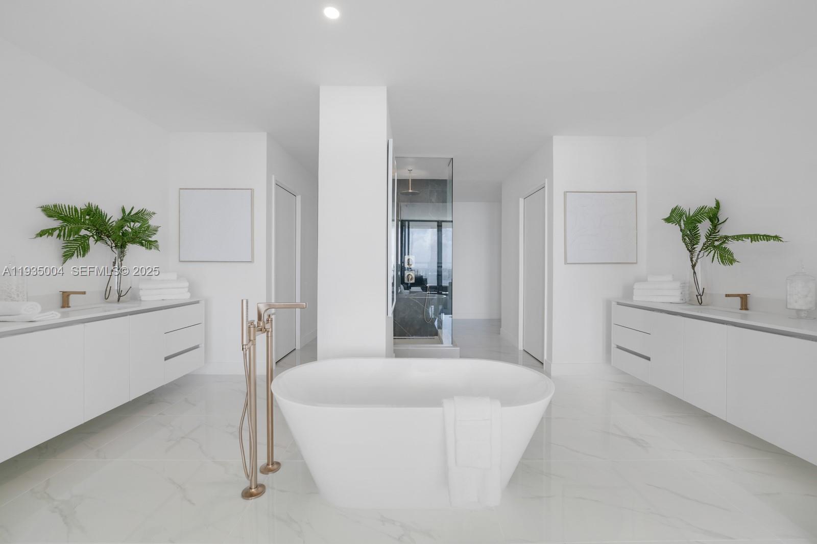 700 NE 24th St #PH-5903 Miami, FL 33137