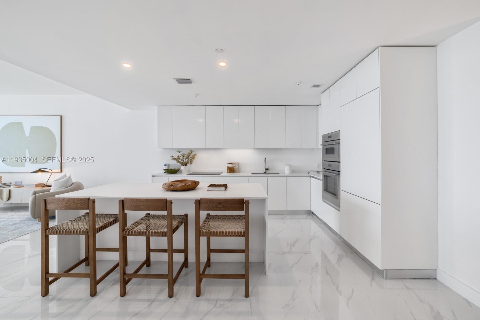 700 NE 24th St #PH-5903 Miami, FL 33137